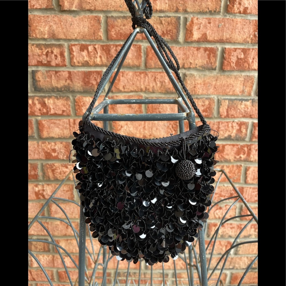 BEAUTIFUL Vintage Sequin Discs Beaded Bag Black Evening Bag Purse.  NEW